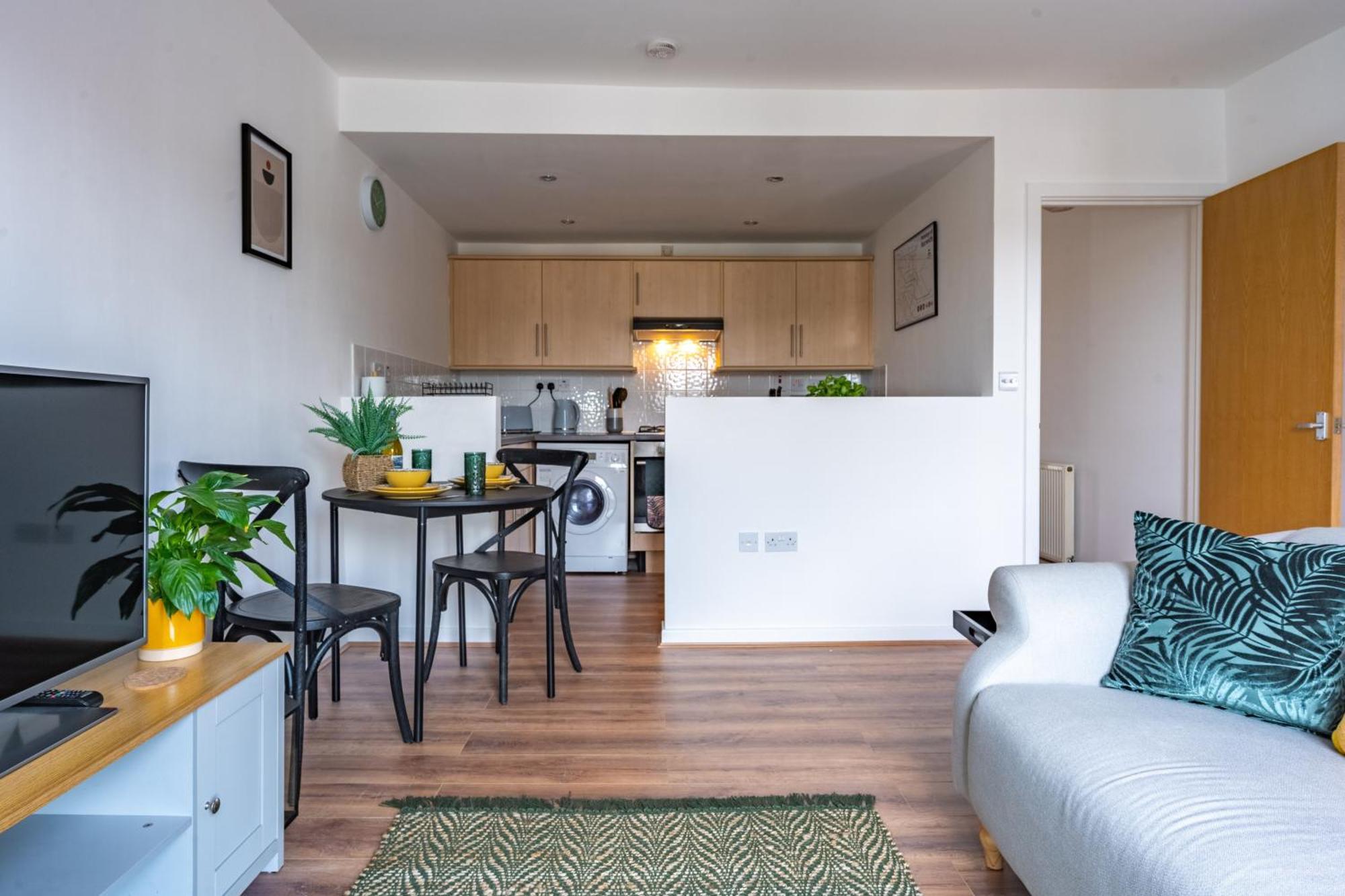 Ferienwohnung Swift Host Golden Triangle 2 Bed With Parking Norwich Exterior foto